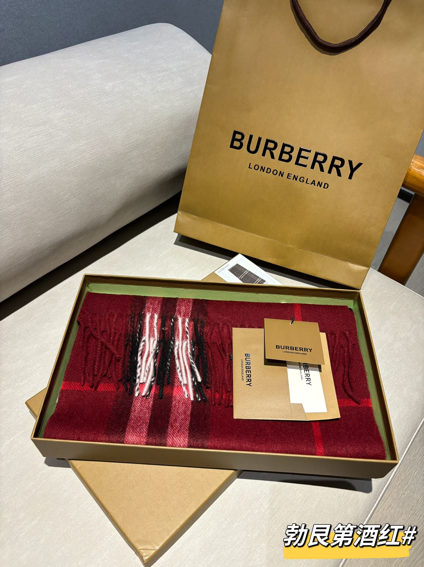 博柏利 Burberry 经典高级手袋包包 #K0Nw 2