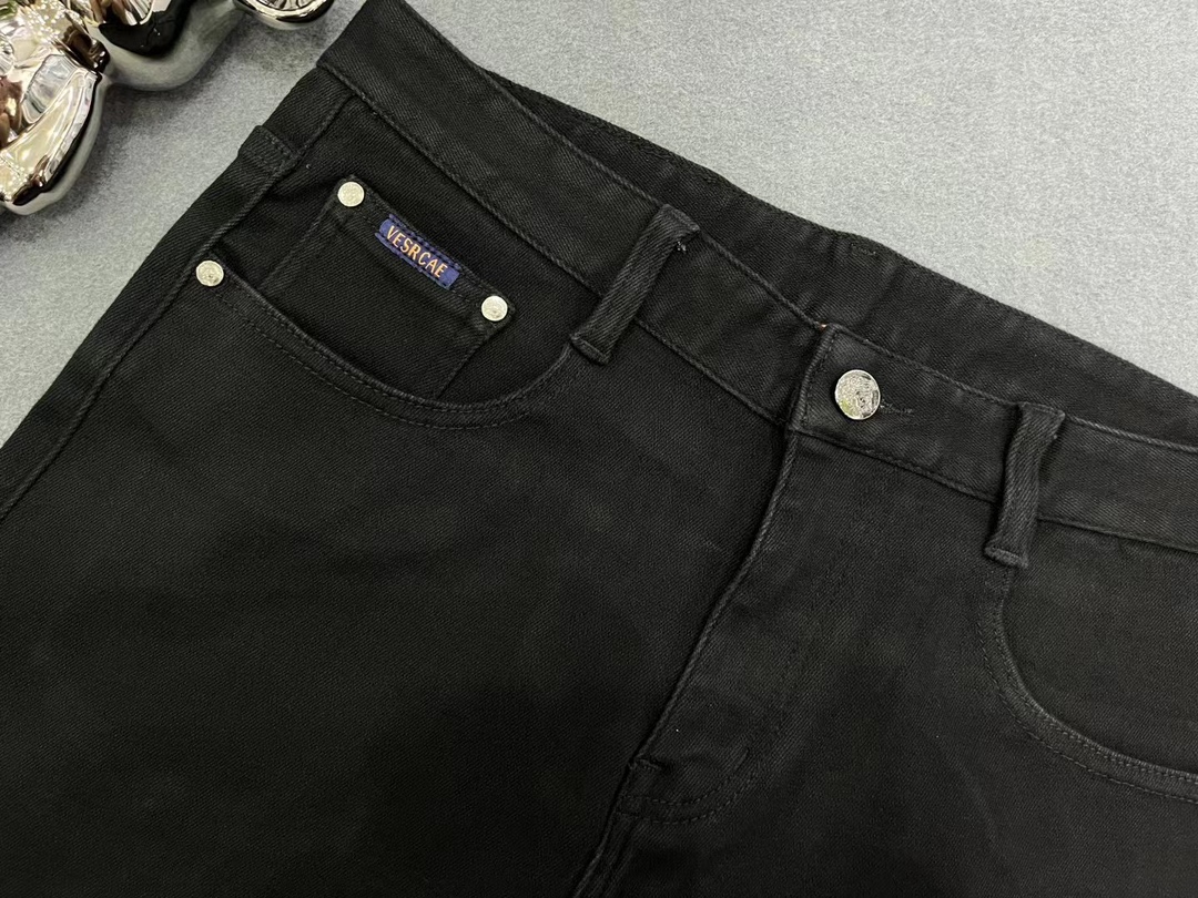 范思哲 24早秋款 男士牛仔裤原布原洗水 4