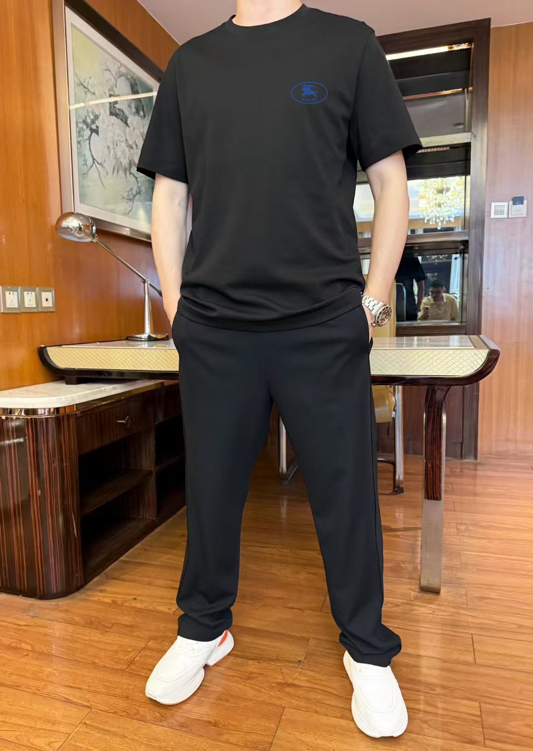 Elegante camiseta Burberry de manga corta en algodón suave y transpirable