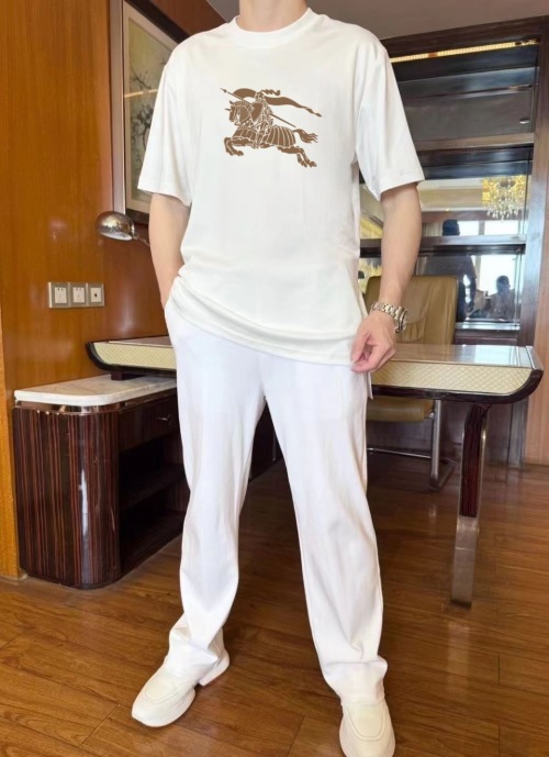 Burberry Short Sleeve T-Shirt with Knight Design | Summer Collection