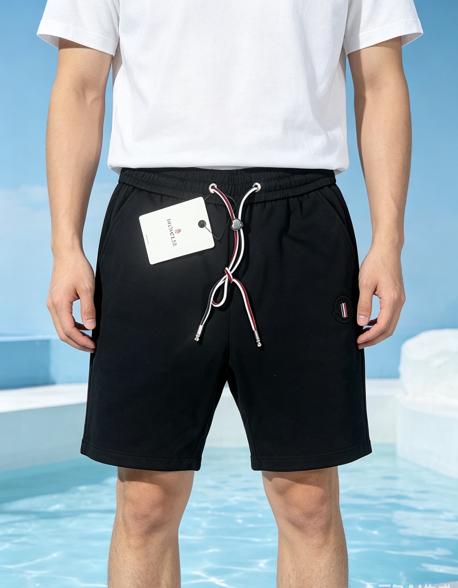 NO:914015,Mengkou's 2026 new summer style shorts and casual pants, counter-customized fabrics with high breathability and comfort, impeccable details, brand element design concept, reflecting high quality. It feels delicate and soft!  It presents a casual cut and the upper body shape is awesome!  Size M-3XL,,Moncler,shorts,19860909蒙口‘’2026夏季新款 短裤 休闲裤,专柜定制面料 透气舒适度高,细节无可挑剔,品牌元素设计理念,体现高品质.手感细腻柔软！呈现休闲裁剪,上身版型超赞！码数M-3XL,,Moncler,shorts,,Men's clothing
