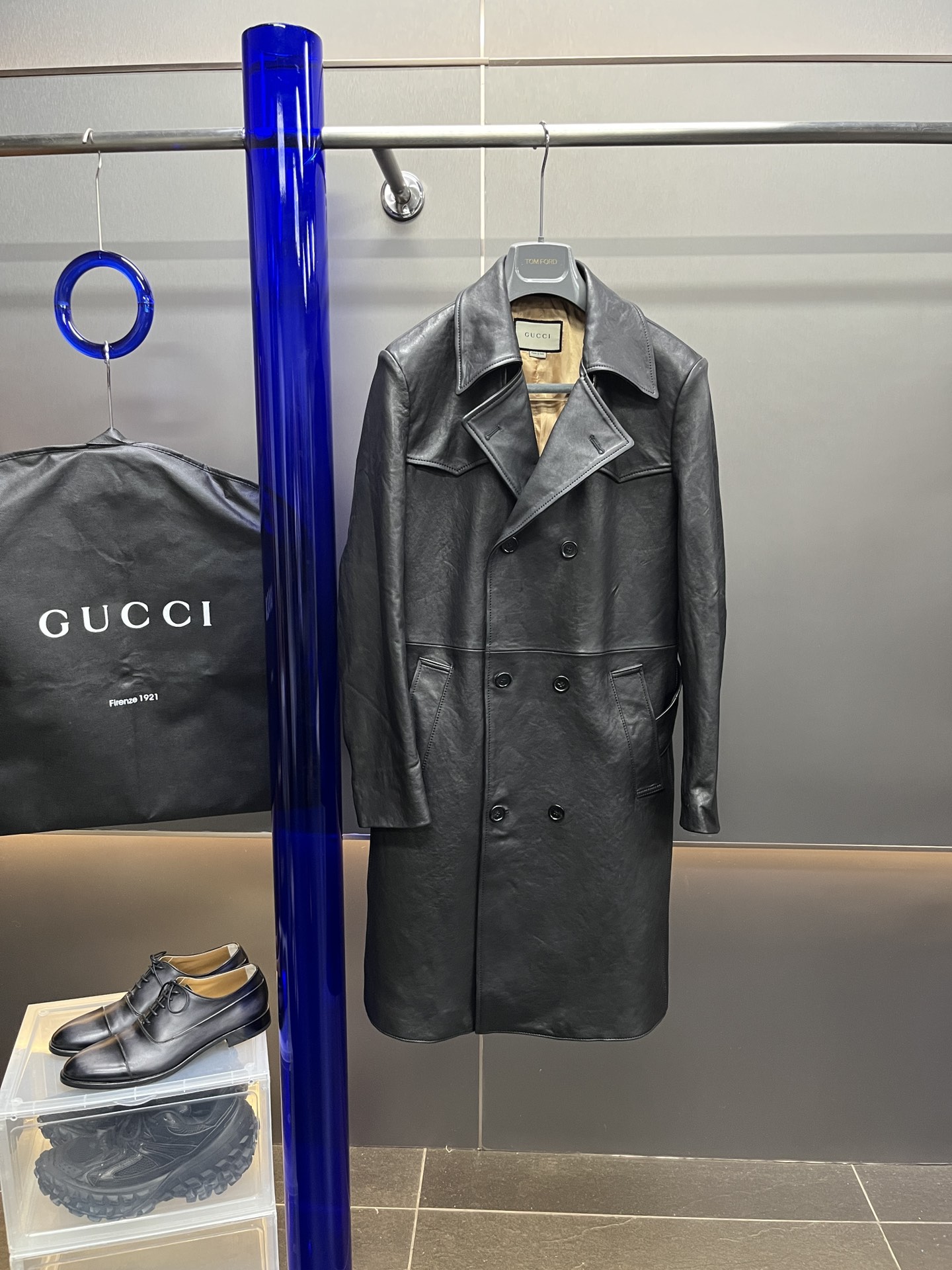 NO:638049,A little more expensive is much better!  President leather windbreaker; Gucci Gucci retro sheepskin windbreaker, a domineering wind coming towards you, wear it, you will be the boss who charms thousands of girls; Model No. AG23104 Material Sheepskin semi-vegetable tanned leather Lining iceba copper ammonia silk (silky and soft) Slim fit Size 48-56 (other sizes can be customized), Gucci - Clothing, gucci, gucci, sheepskin, alexander wang19860909贵一点好很多！总裁皮风衣； gucci 古驰 复古羊皮风衣,一股霸气之风迎面而来,穿上它,迷倒万千少女的霸总就是你； 款号AG23104 材质羊皮半植鞣皮 里布冰霸铜氨丝（丝滑柔软） 版型修身 尺码48-56（其它码数可以定制）,古驰-服装,gucci,gucci,sheepskin,alexander wang,Women's clothing