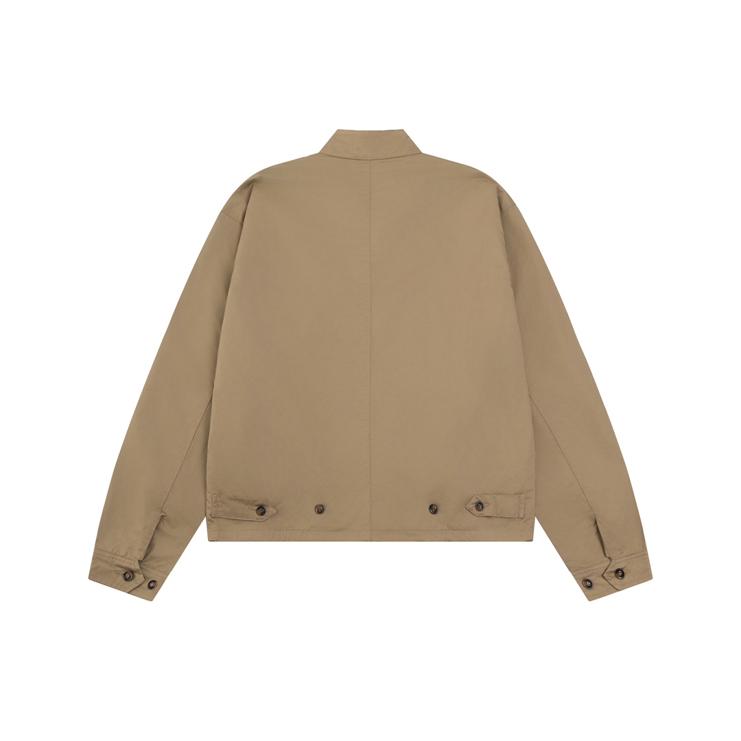 💰150 Ralph Lauren/拉夫劳伦 美式古着经典翻领老干部复古夹克外套 秋冬加厚 内里毛呢
经典的设计 永恒的经典 全棉面料厚实 呈现年代感vintage 领子袖口彩格子点缀 男女怎么穿都好看 怎么舒服怎么穿 主打松弛复古 YYDS 男女人手一件 秋冬不可或缺的一件, 当下最火的夹克 百分百棉斜纹厚实厚实,纯棉彩色格子里布区别市场数码印花。精致刺绣 。哈林顿夹克版型宽松 短肥 超级百搭 ,穿上就是cleanfit 顶男顶女!
颜色: 卡其 藏青 黑色
尺码: M/L/XL
货号:101578