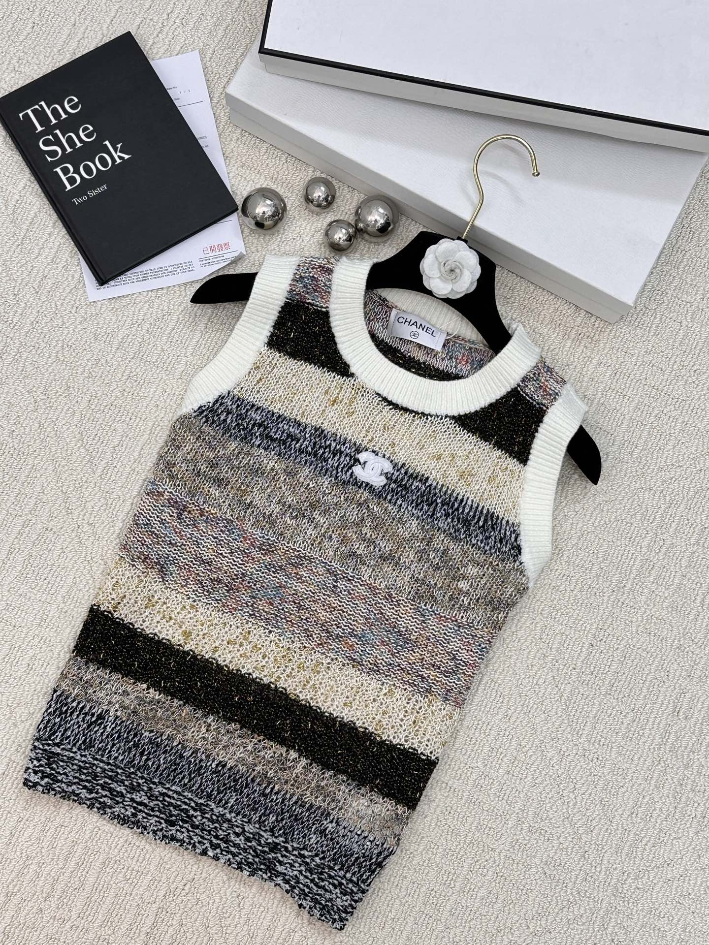 NO:432585,New style Customized special yarn fabric Seven kinds of yarn blend custom logo pattern embellishment and decoration, slim and fashionable color, code number //,,alexander wang19860909新款 定制特种纱面料 七种纱线混纺定制 logo图案点缀修饰 上身顯瘦時尚 色 码数//,,alexander wang,Women's clothing
