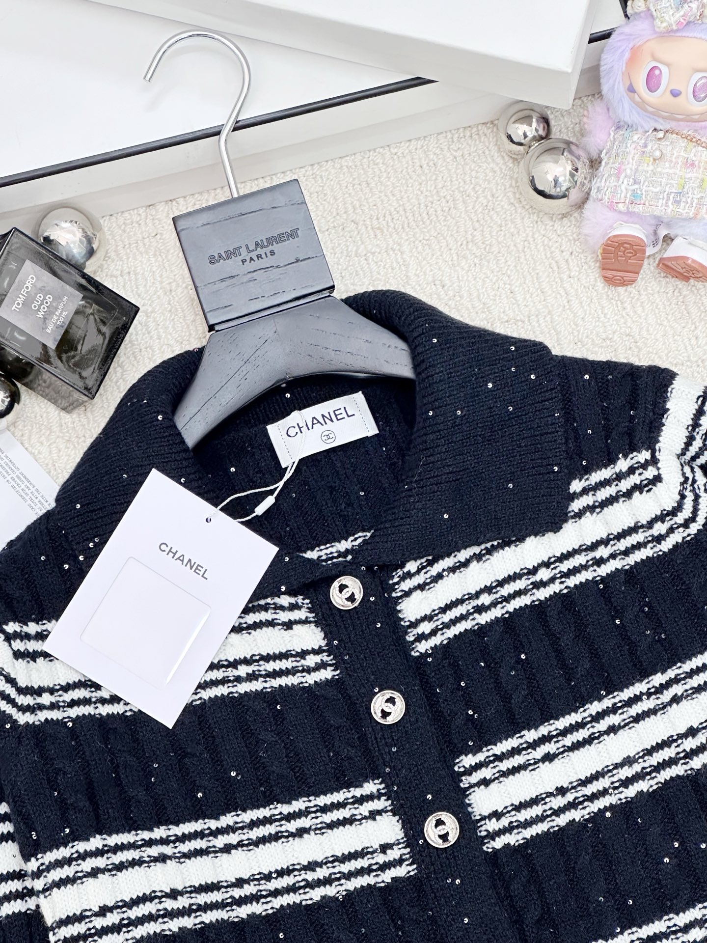 𝐂𝐡𝐚𝐧𝐞𝐥 𝟐𝟓新款 珠片条纹两件套款 logo图案修饰点缀 系列款出货 🆕🆕🆕 上身高级氛围感🈵️🈵