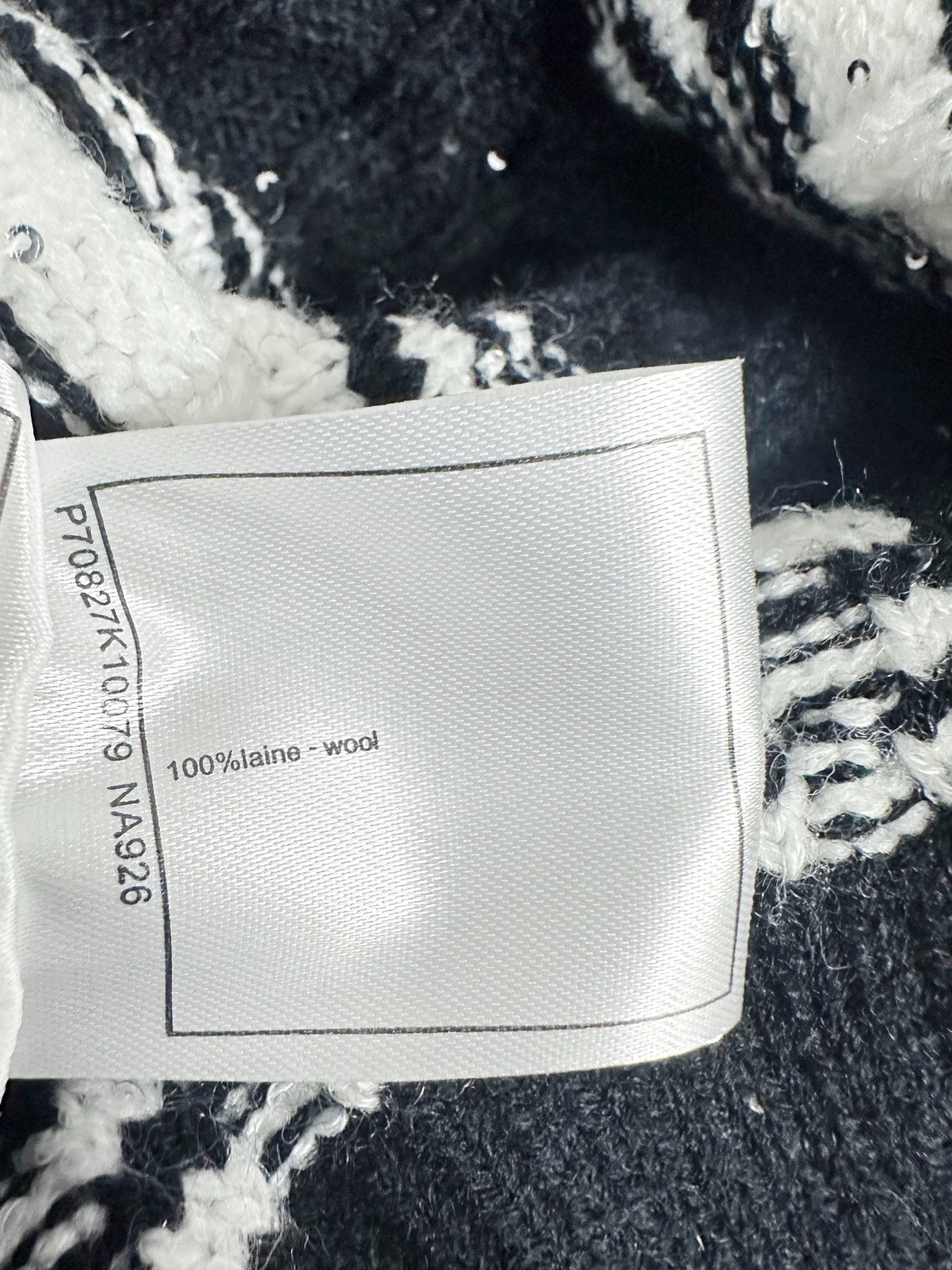 𝐂𝐡𝐚𝐧𝐞𝐥 𝟐𝟓新款 珠片条纹两件套款 logo图案修饰点缀 系列款出货 🆕🆕🆕 上身高级氛围感🈵️🈵