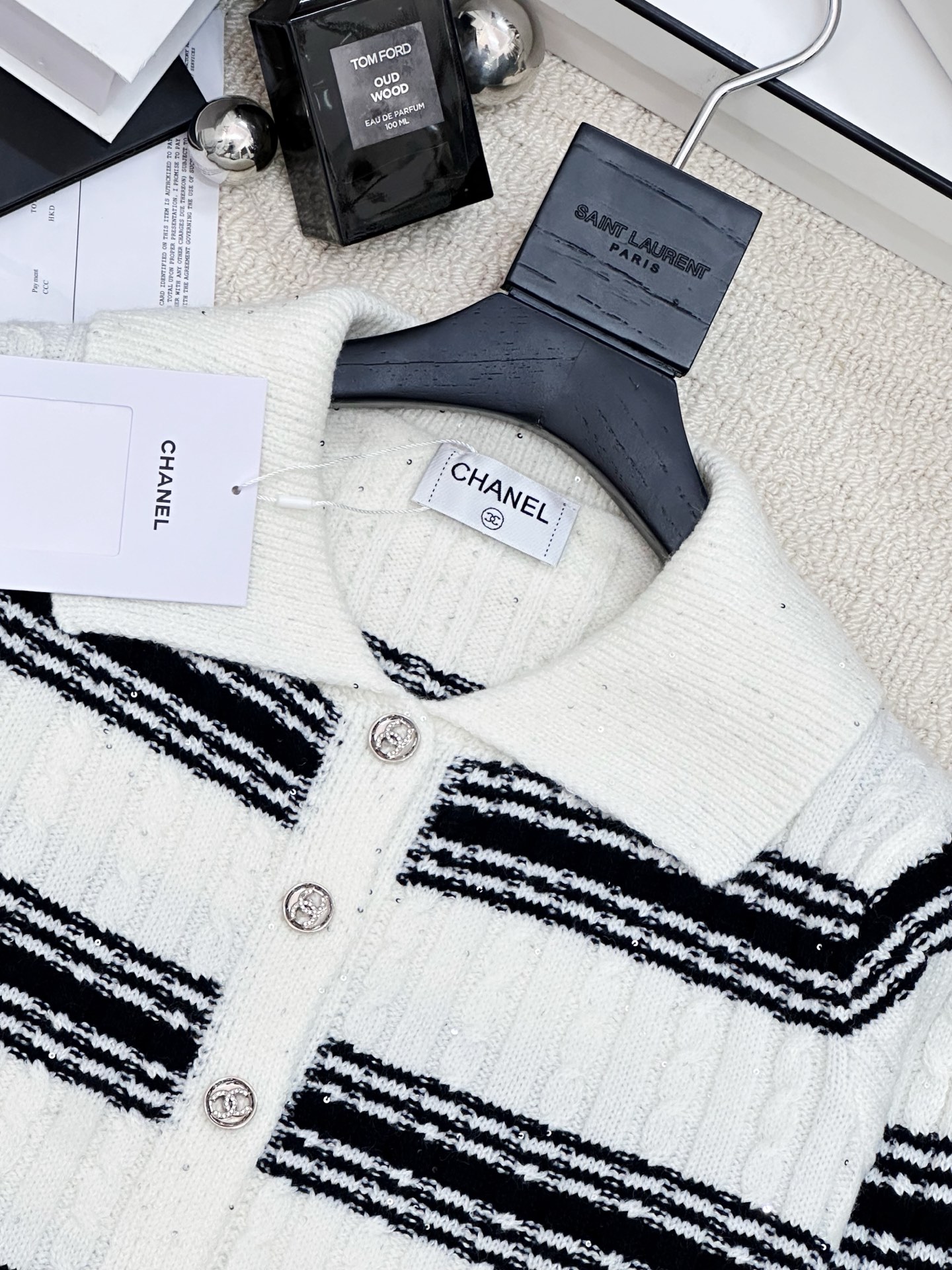 𝐂𝐡𝐚𝐧𝐞𝐥 𝟐𝟓新款 珠片条纹两件套款 logo图案修饰点缀 系列款出货 🆕🆕🆕 上身高级氛围感🈵️🈵