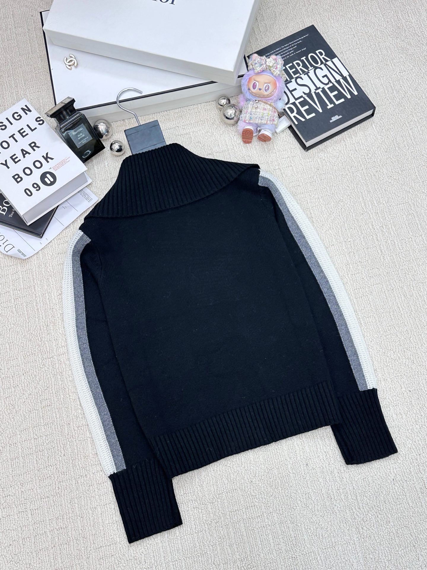 VivienWestwood 西太后 𝟐𝟓新款 翻领针织长袖款 logo图案修饰点缀 系列款出货 🆕🆕🆕