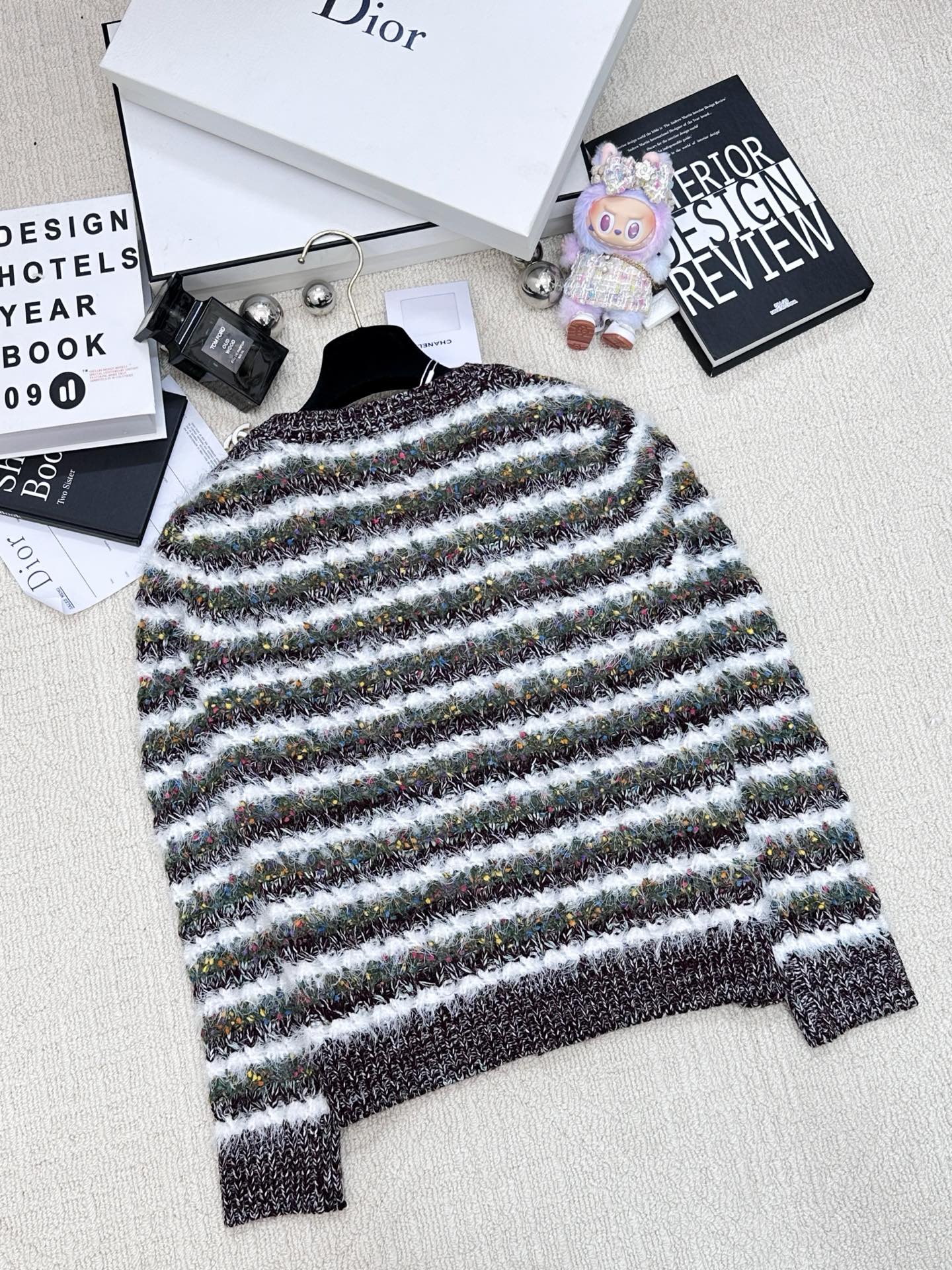 𝐂𝐡𝐚𝐧𝐞𝐥 𝟐𝟓新款 条纹渐变款 logo图案修饰点缀 系列款出货 🆕🆕🆕 上身高级氛围感🈵️🈵️ 1