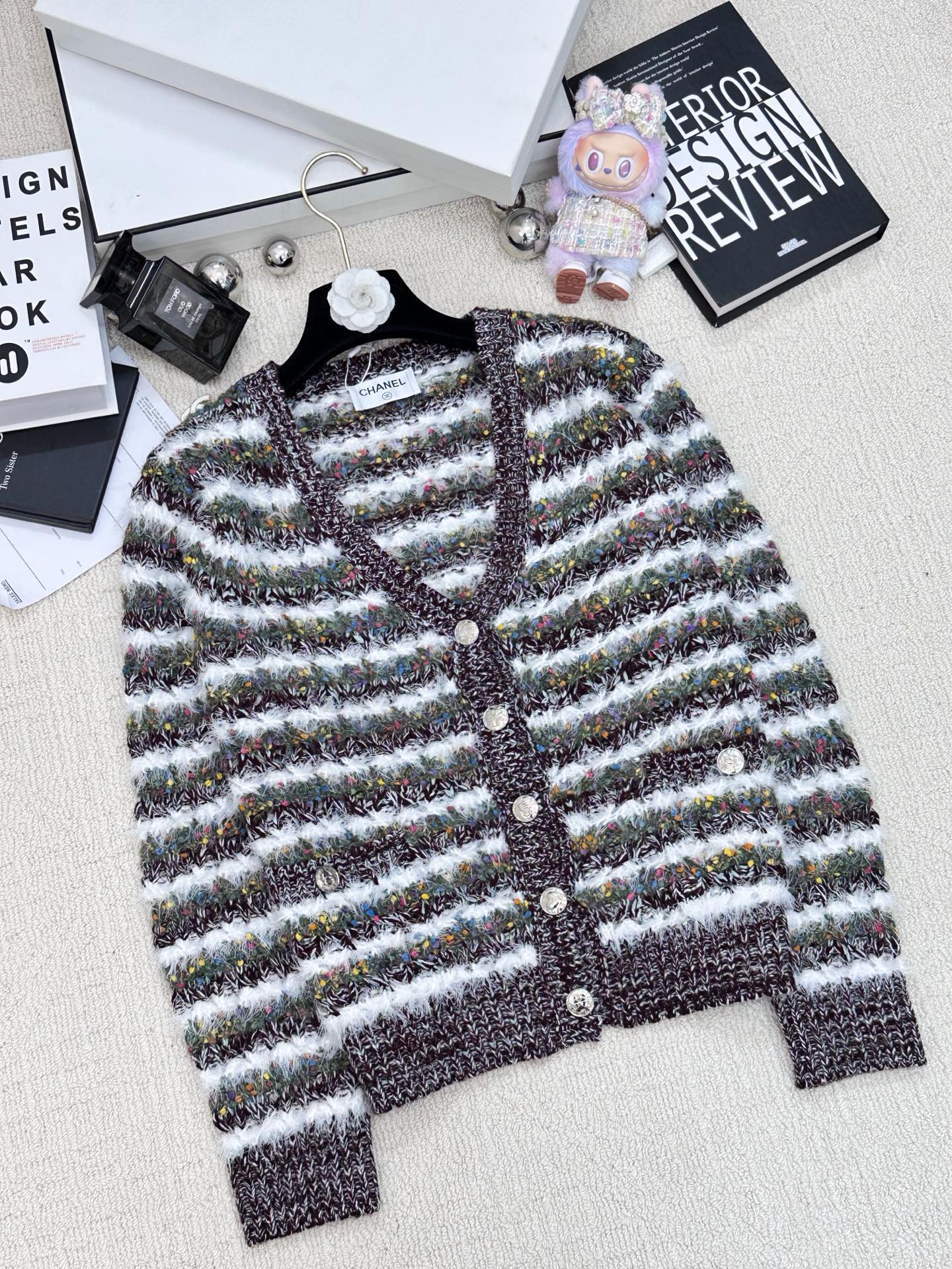 NO:498362,New style, striped gradient style, logo pattern embellishment, series style shipment, high-end atmosphere, 1 color code //,,alexander wang19860909新款 条纹渐变款 logo图案修饰点缀 系列款出货 上身高级氛围感 1色碼 //,,alexander wang,Women's clothing