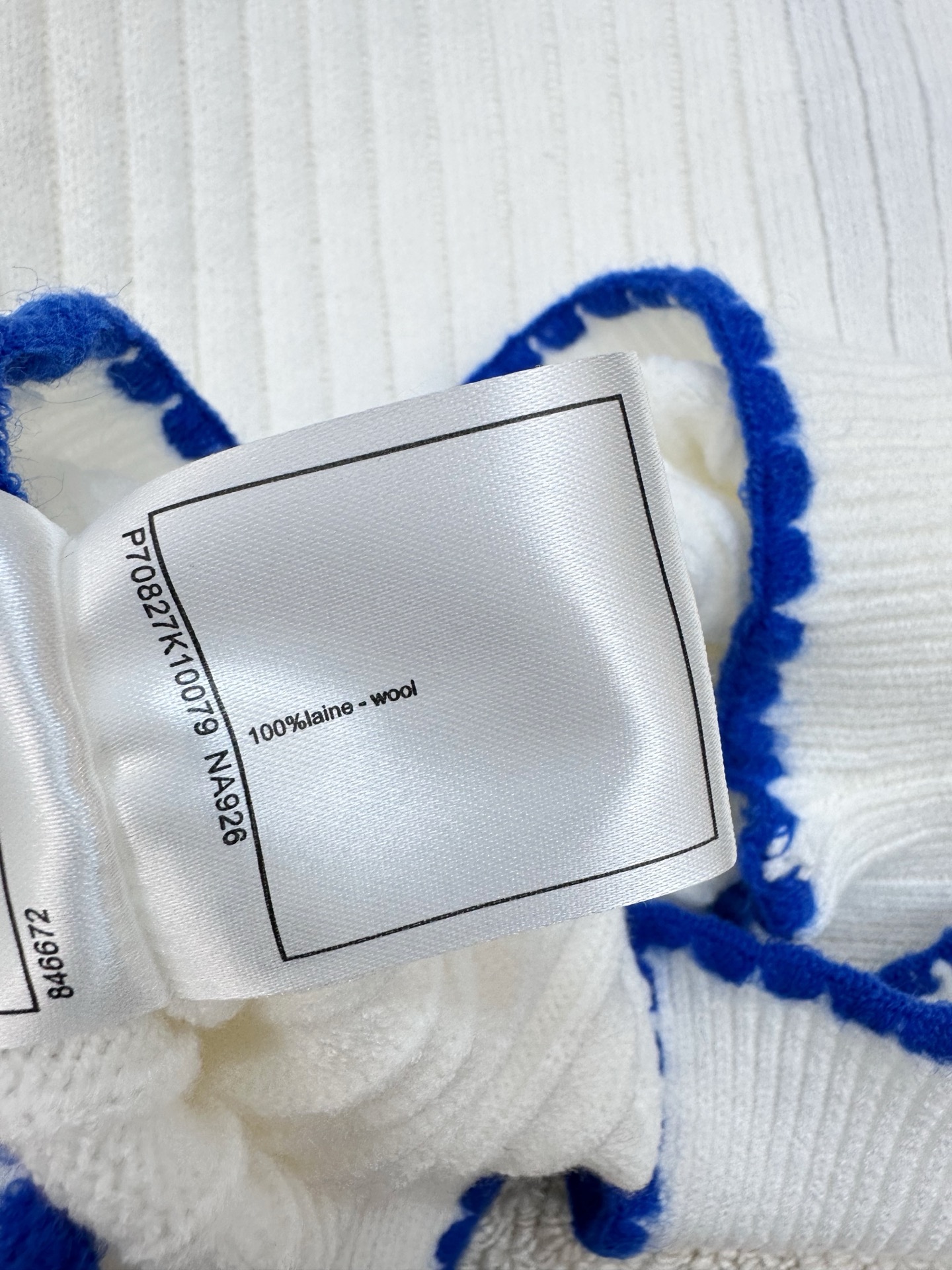 𝐂𝐡𝐚𝐧𝐞𝐥 𝟐𝟓新款 简约风撞色开衫款 logo图案修饰点缀 系列款出货 🆕🆕🆕 上身高级氛围感🈵️🈵