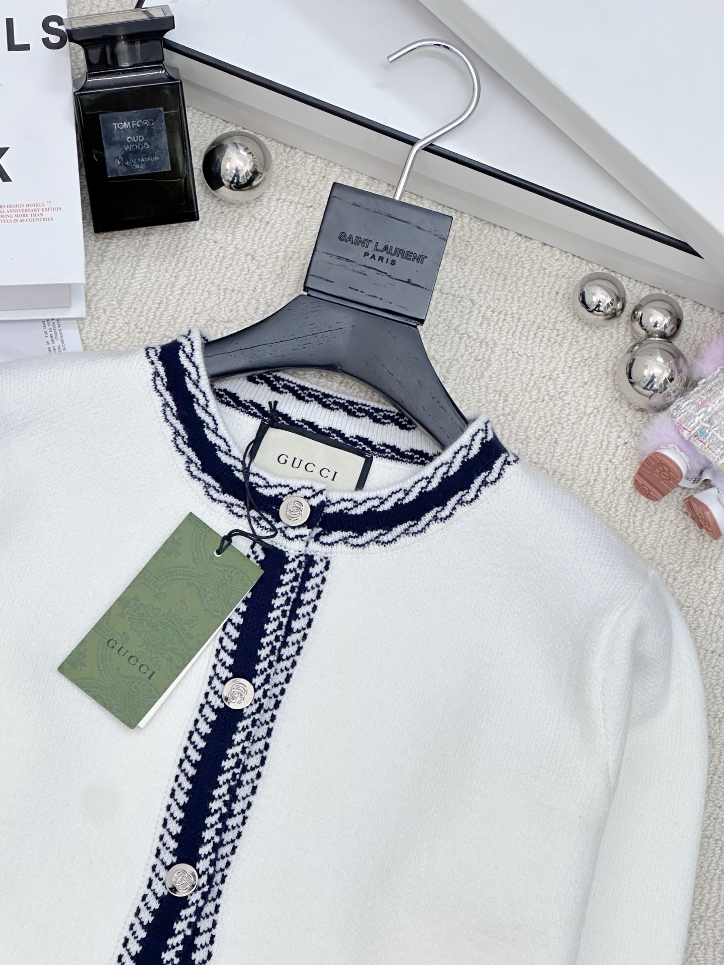 Gucci 𝟐𝟓新款 简约风撞色开衫款 logo图案修饰点缀 系列款出货 🆕🆕🆕 上身高级氛围感🈵️🈵️