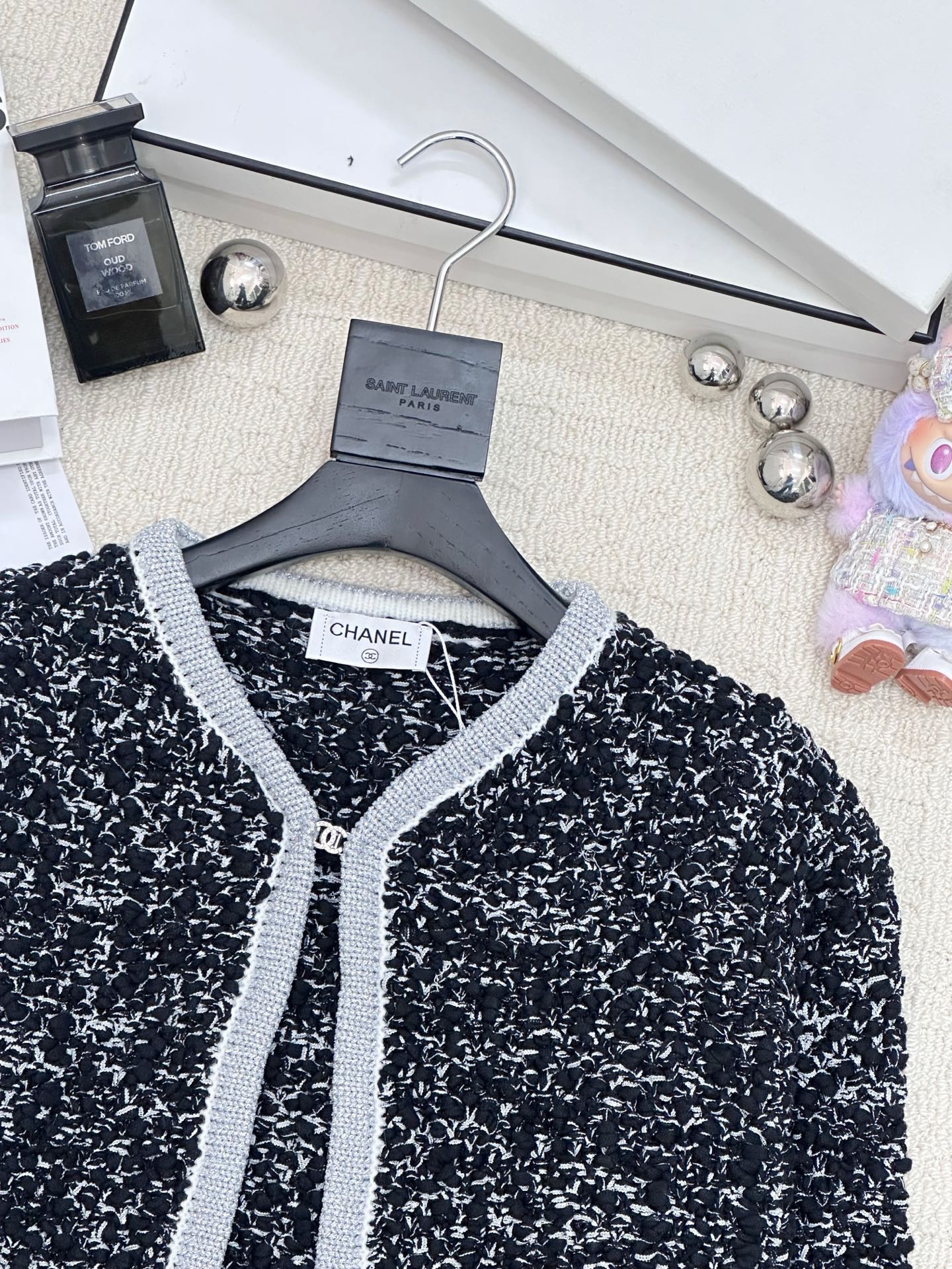 𝐂𝐡𝐚𝐧𝐞𝐥 𝟐𝟓新款 编织钩花彩色开衫款 logo图案修饰点缀 系列款出货 🆕🆕🆕 上身高级氛围感🈵️