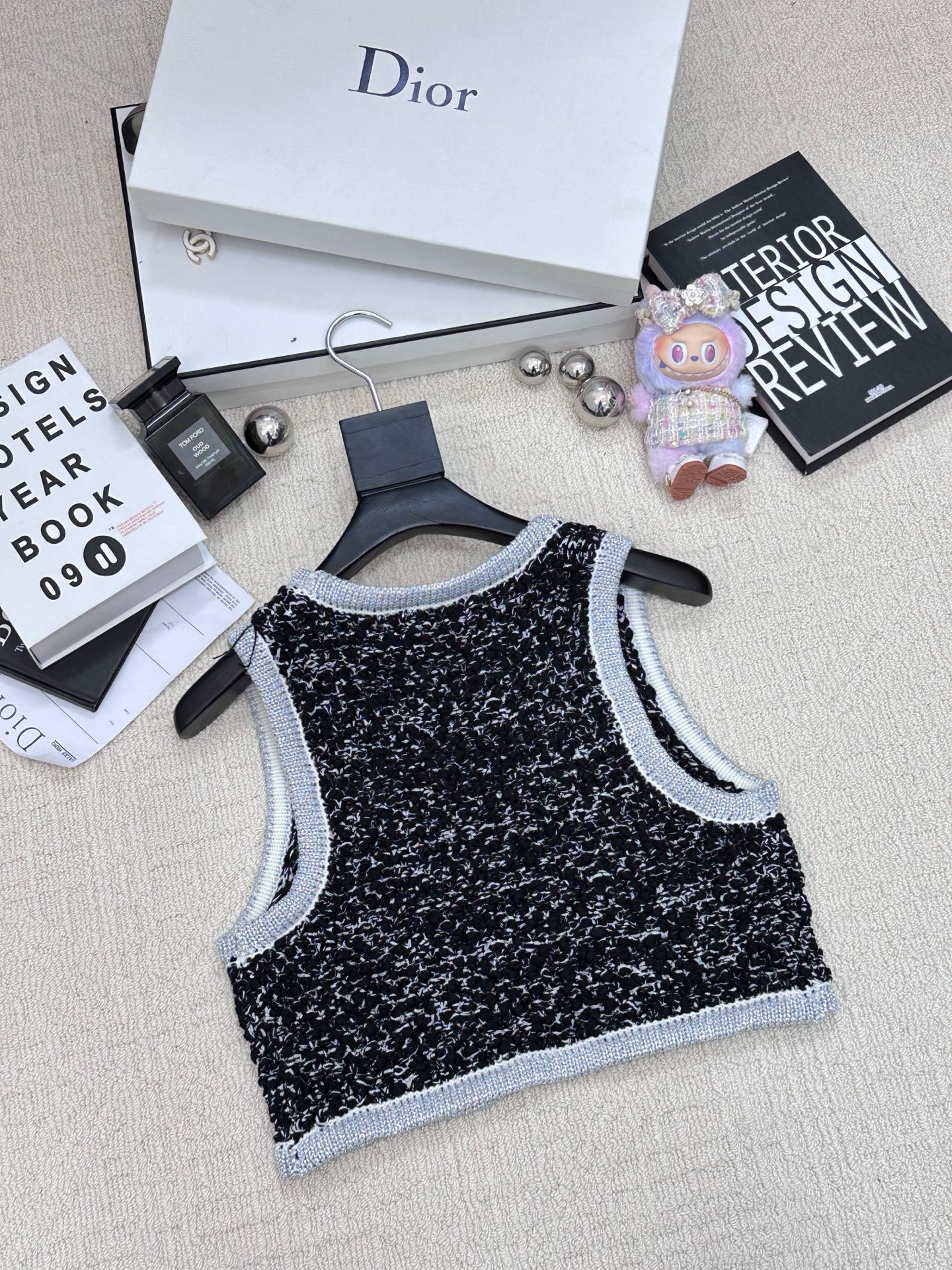 𝐂𝐡𝐚𝐧𝐞𝐥 𝟐𝟓新款 编织钩花彩色马甲款 logo图案修饰点缀 系列款出货 🆕🆕🆕 上身高级氛围感🈵️