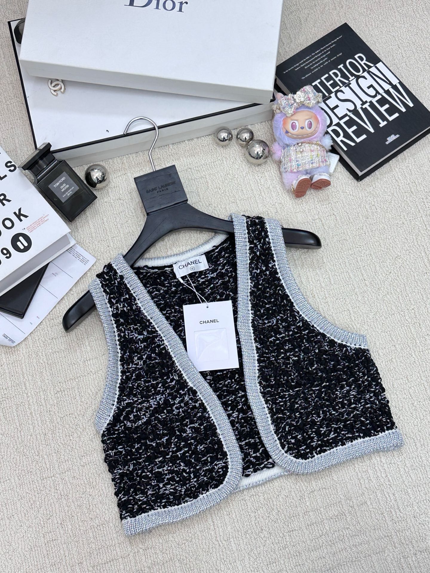 NO:498324,New style, woven hook-flowered vest, logo pattern embellishment, series style shipment, high-end atmosphere, 2 color code // P,,alexander wang19860909新款 编织钩花彩色马甲款 logo图案修饰点缀 系列款出货 上身高级氛围感 2色碼 // P,,alexander wang,Women's clothing