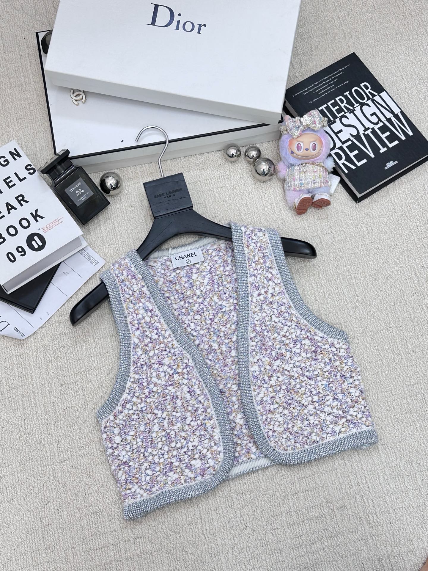 NO:498331,New style, woven hook-flowered vest, logo pattern embellishment, series style shipment, high-end atmosphere, 2 color code //,,alexander wang19860909新款 编织钩花彩色马甲款 logo图案修饰点缀 系列款出货 上身高级氛围感 2色碼 //,,alexander wang,Women's clothing