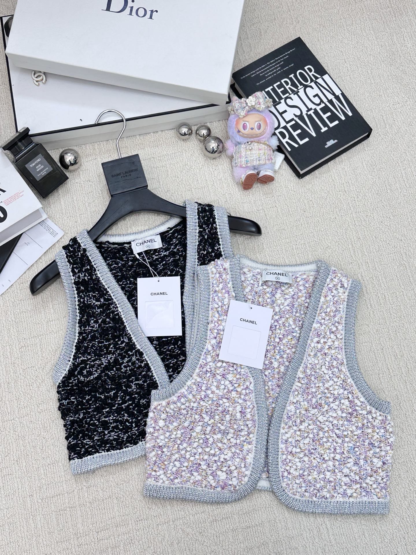 𝐂𝐡𝐚𝐧𝐞𝐥 𝟐𝟓新款 编织钩花彩色马甲款 logo图案修饰点缀 系列款出货 🆕🆕🆕 上身高级氛围感🈵️