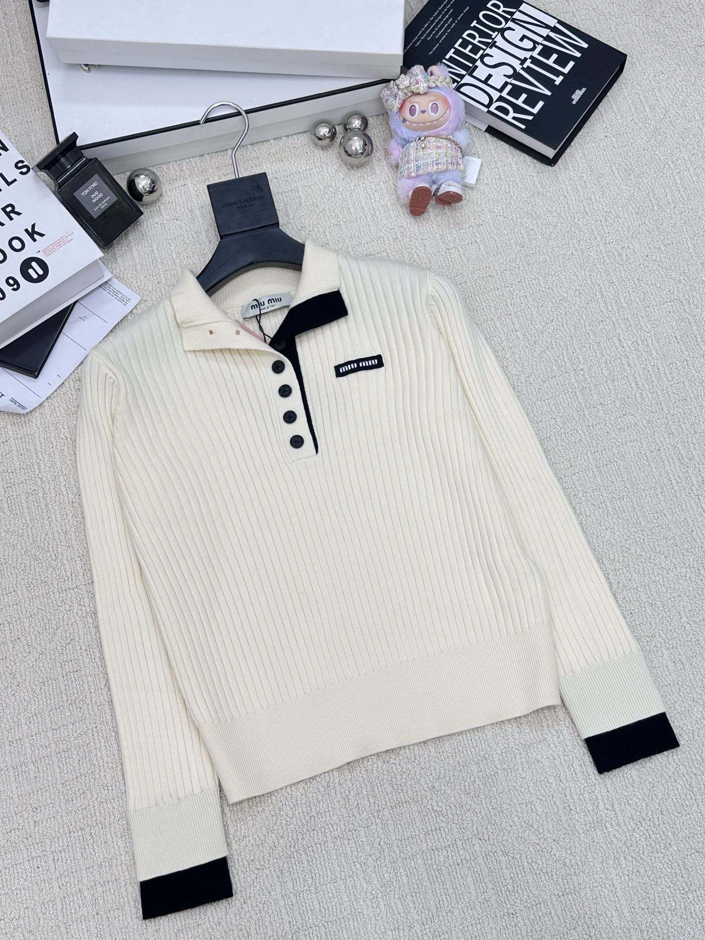 NO:498316,New early autumn style knitted button stand collar long sleeves logo pattern modification upper body high-end atmosphere 3 color code // P,,alexander wang19860909早秋新款 针织纽扣立领长袖款 logo图案修饰 上身高级氛围感 3色碼 // P,,alexander wang,Women's clothing