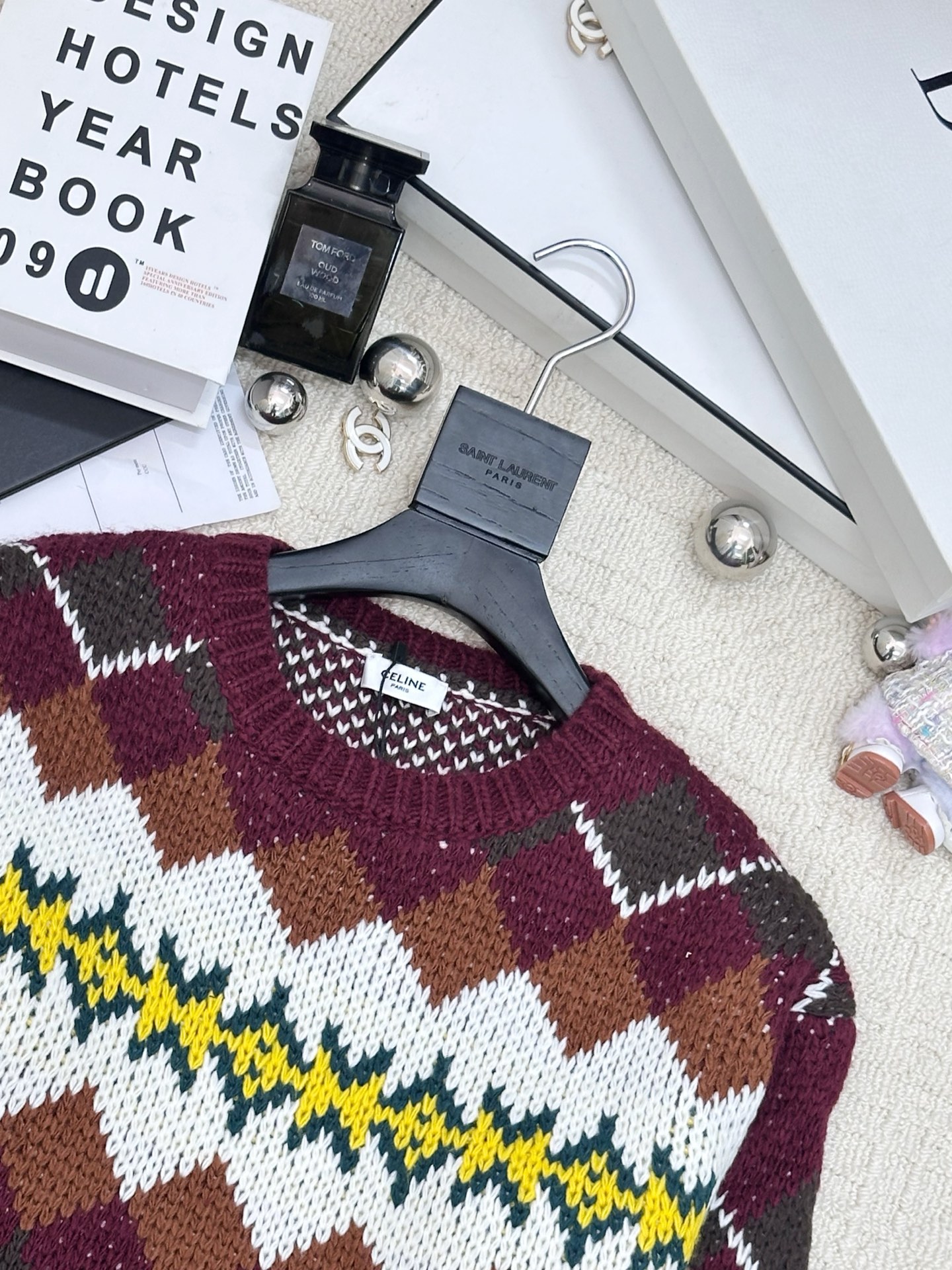 𝐂𝐞𝐥𝐢𝐧𝐞 𝟐𝟓新款 官网同款条纹渐变款 logo图案修饰点缀 上身高级氛围感🈵️🈵️ 1色𝟑碼 𝟑𝟔