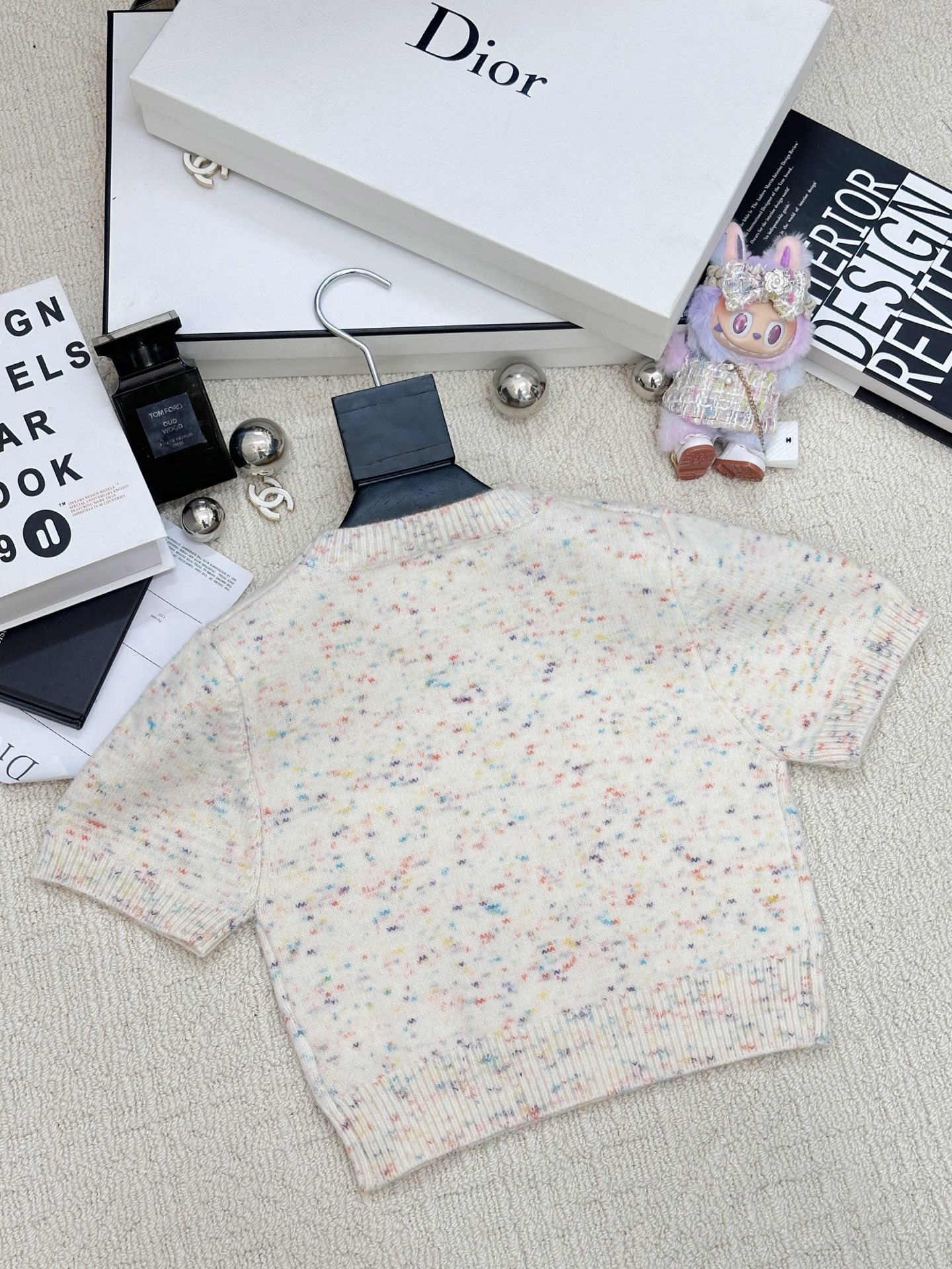 Loewe 𝟐𝟓早秋新款 彩纱短款套头 logo图案修饰点缀 上身高级氛围感🈵️🈵️ 1色𝟑碼 𝟑𝟔/𝟑