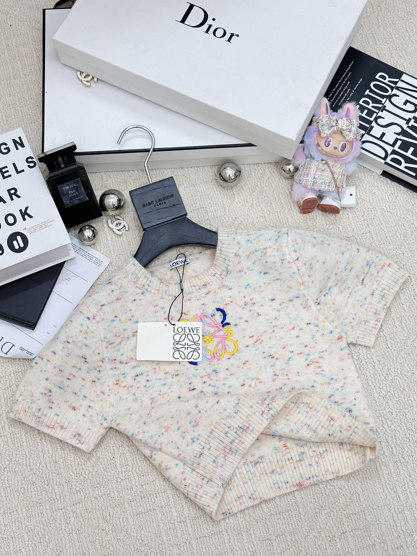 Loewe 𝟐𝟓早秋新款 彩纱短款套头 logo图案修饰点缀 上身高级氛围感🈵️🈵️ 1色𝟑碼 𝟑𝟔/𝟑