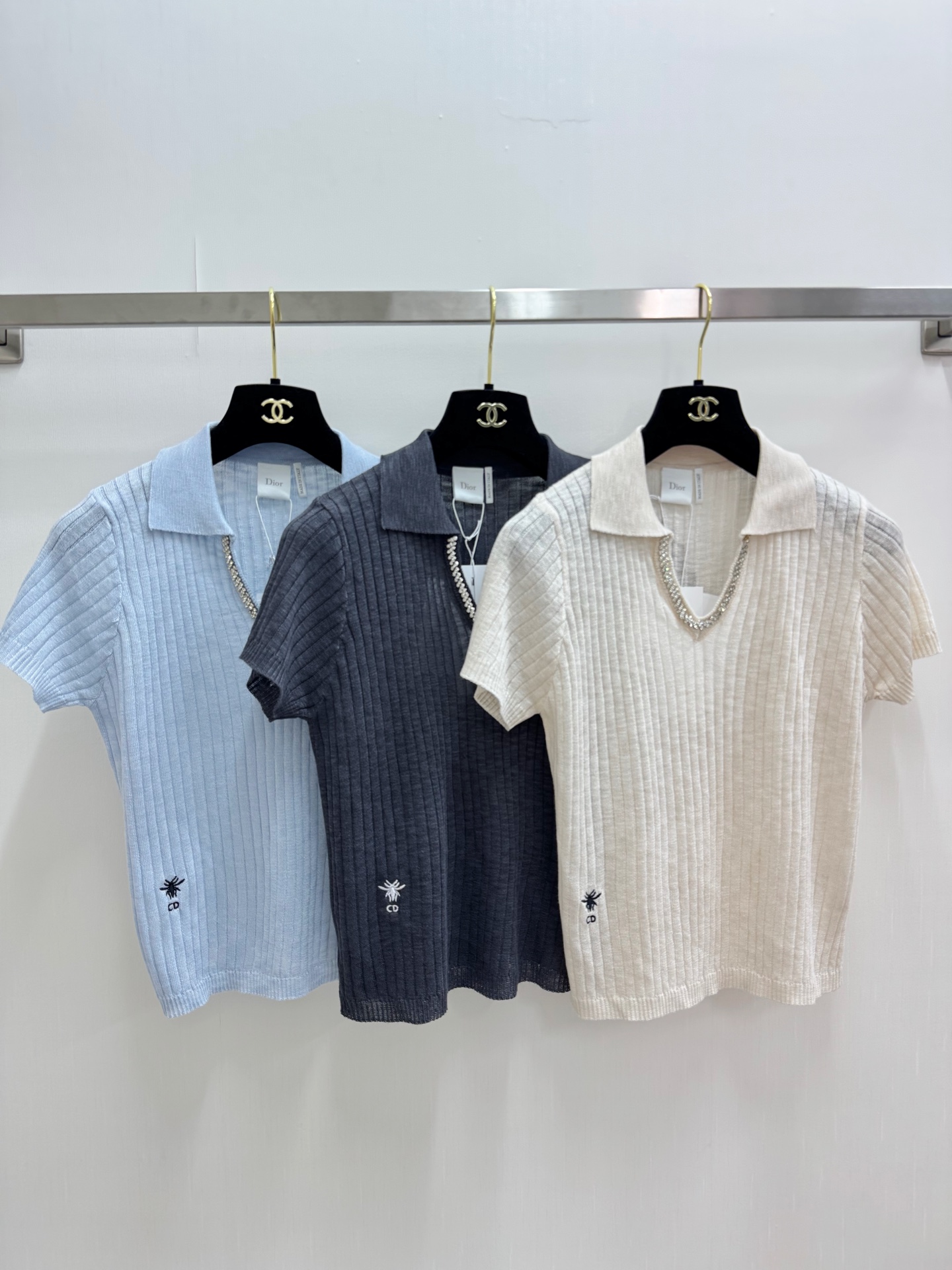 DIOR 26夏季新款 重工刺绣圆领短袖款 logo图案修饰点缀 上身高级氛围感🈵️🈵️ 三色SML