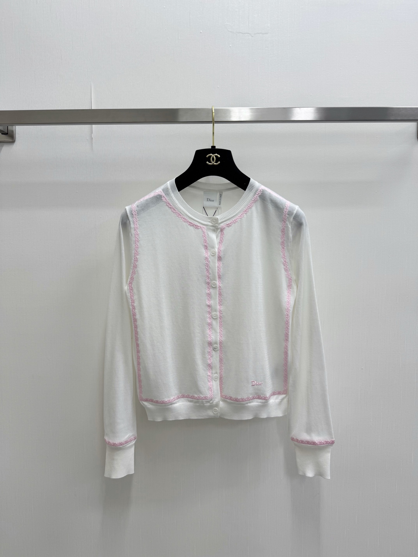 Dior 新款 蕾丝花边开衫长袖款 logo图案修饰点缀 上身高级氛围感🈵️🈵️ 两色SML