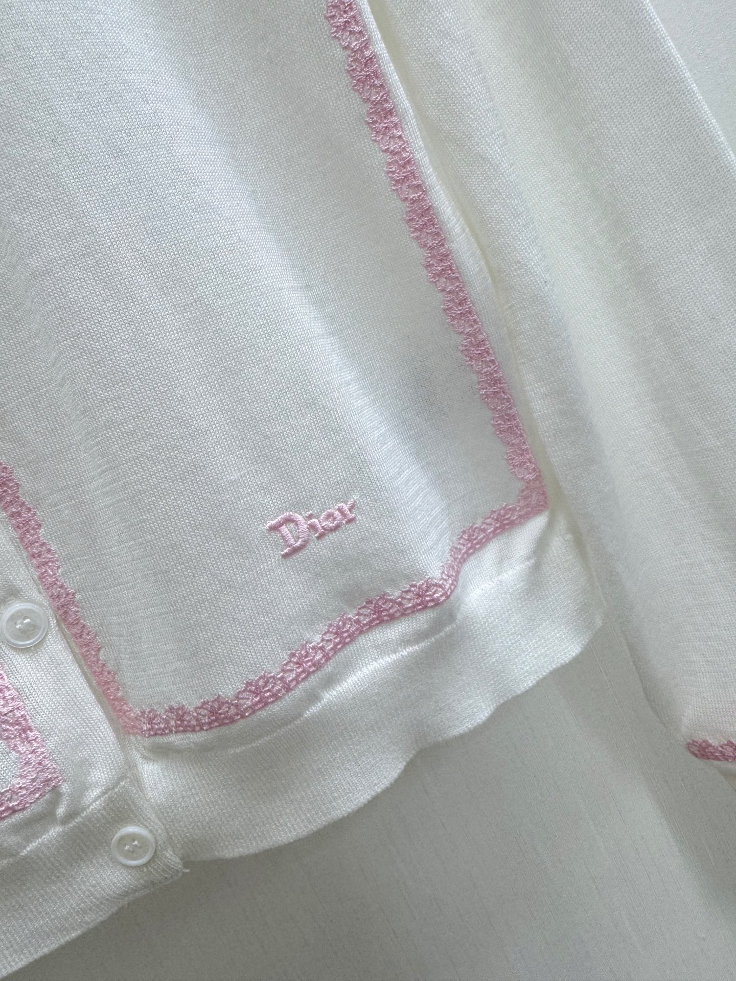 Dior 新款 蕾丝花边开衫长袖款 logo图案修饰点缀 上身高级氛围感🈵️🈵️ 两色SML