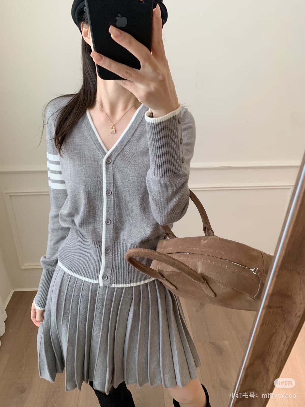 NO:931337,,,19860909,,,Women's clothing