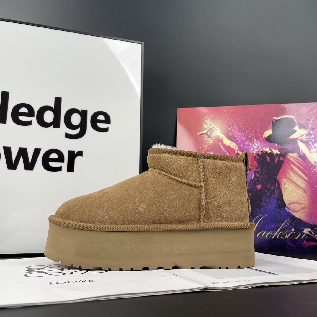 Ugg snow boots