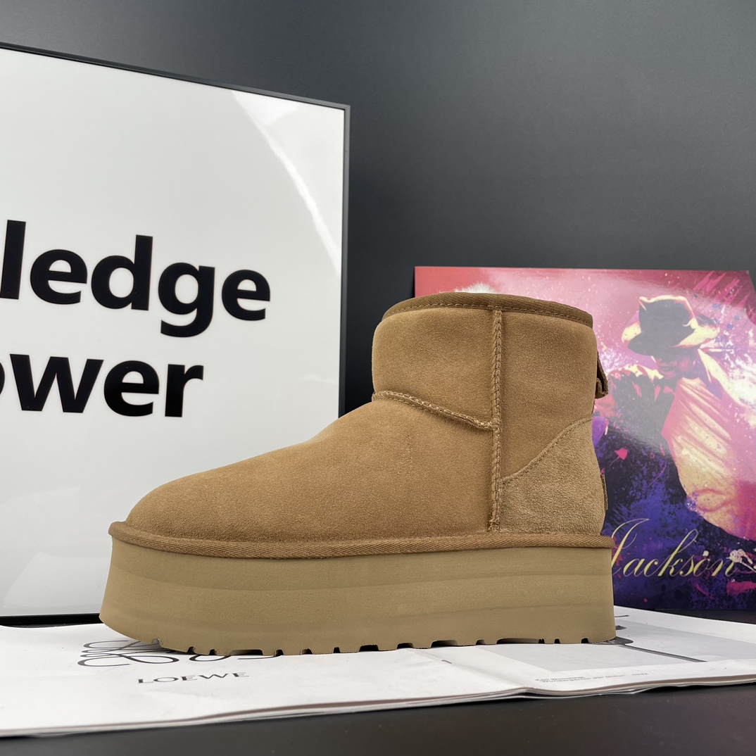 Ugg snow boots
