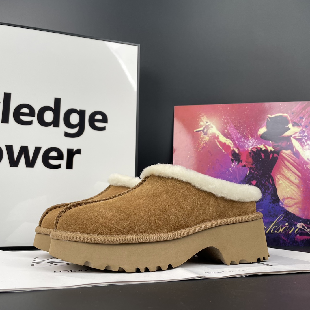 Ugg snow boots