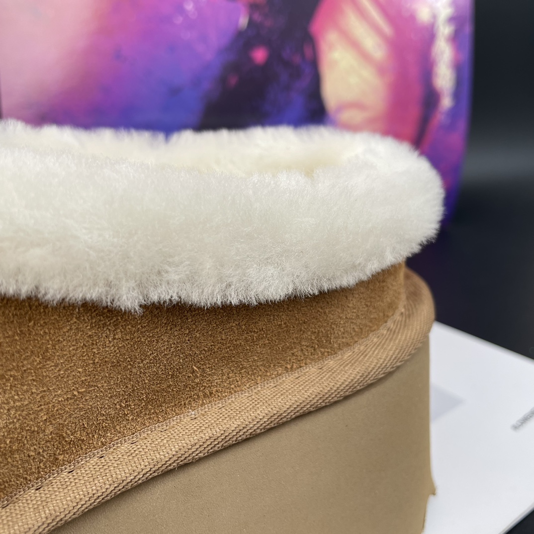 Ugg snow boots