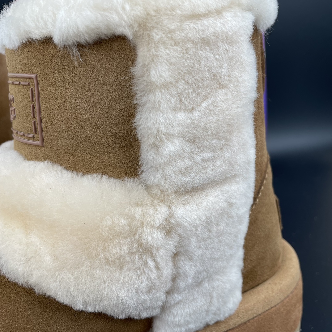 Ugg snow boots