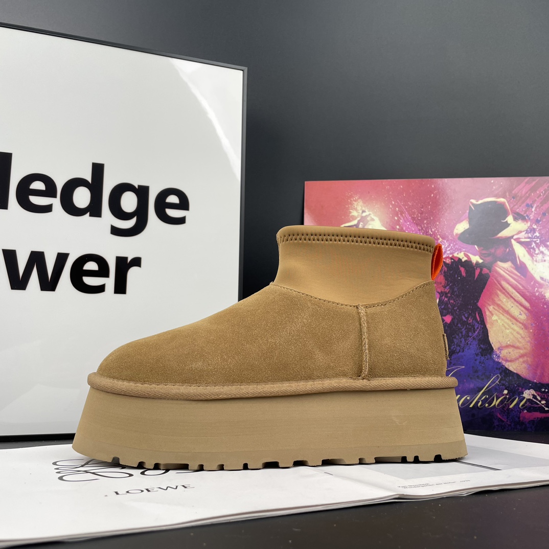 Ugg snow boots