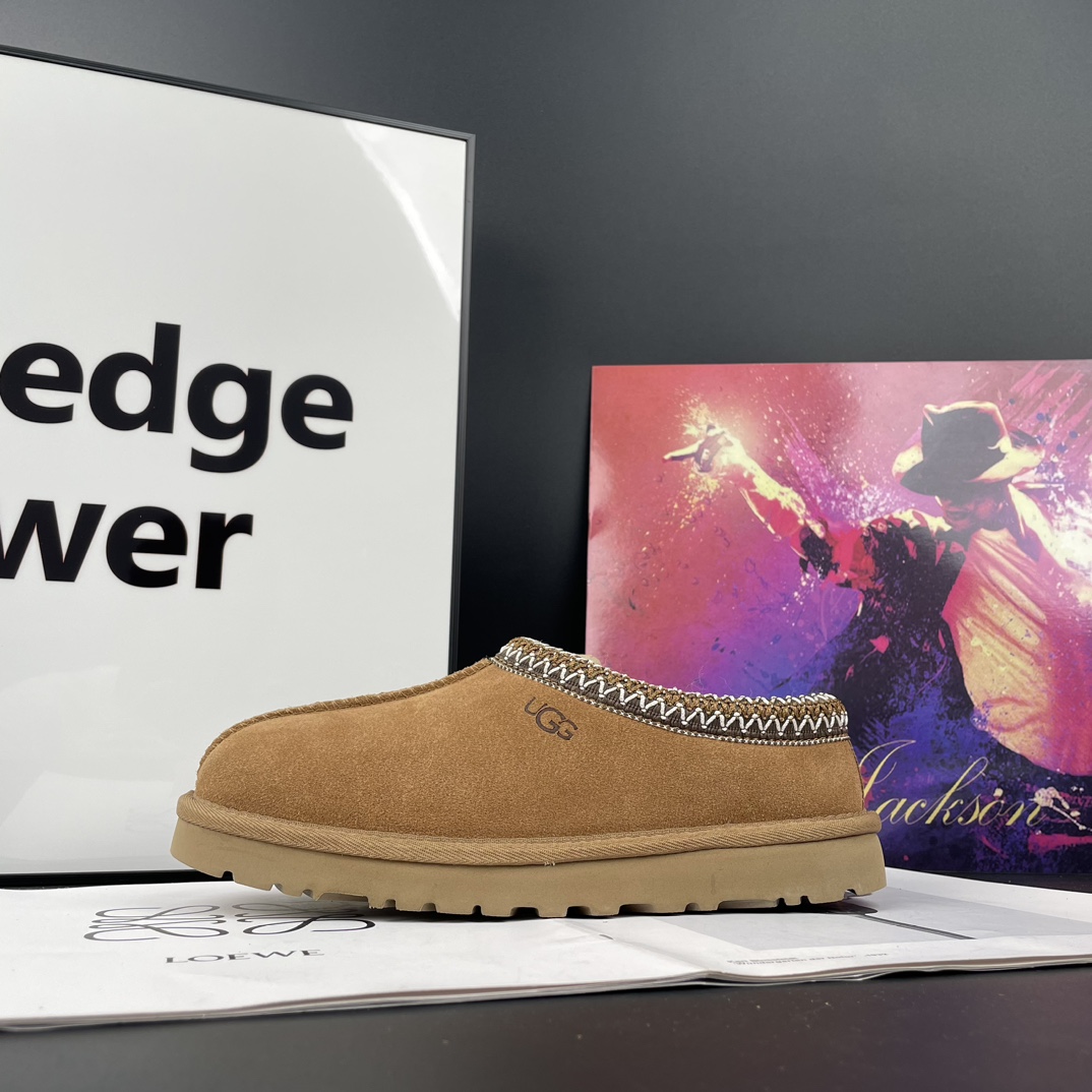 Ugg snow boots