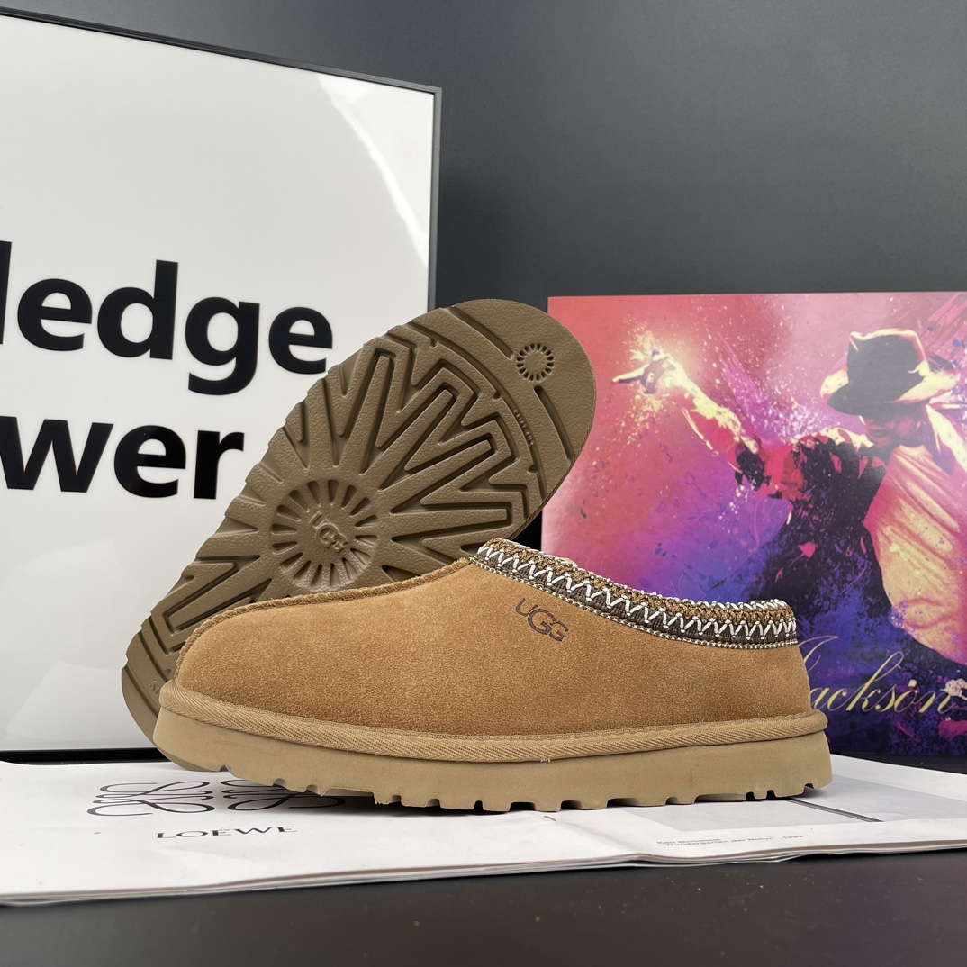 Ugg snow boots Ugg snow boots