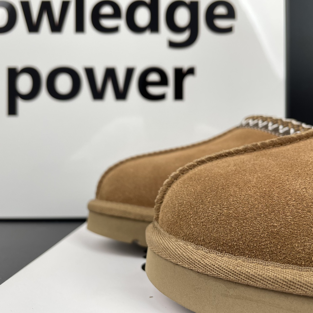 Ugg snow boots Ugg snow boots