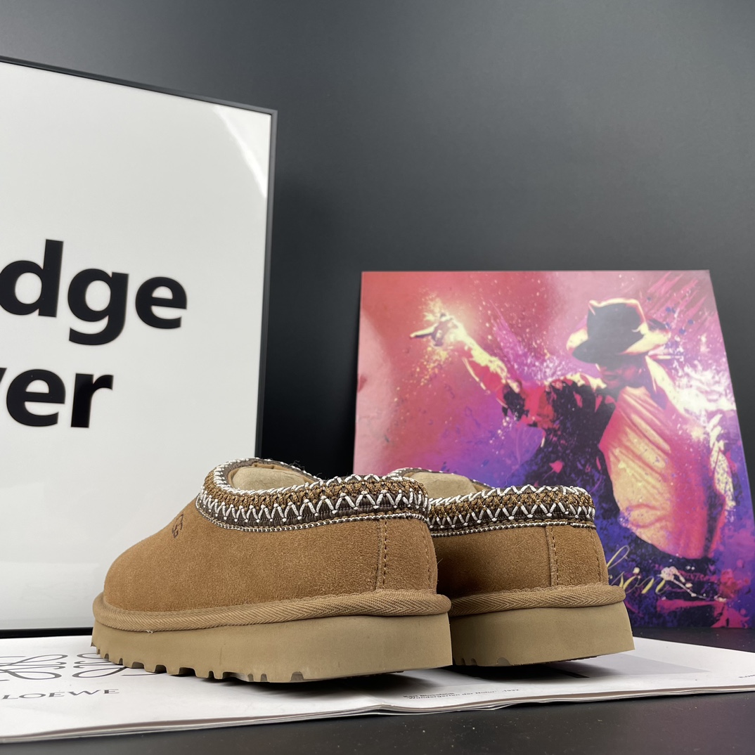 Ugg snow boots Ugg snow boots