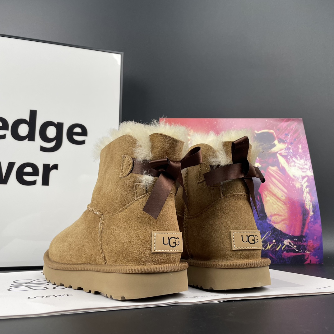 Ugg snow boots