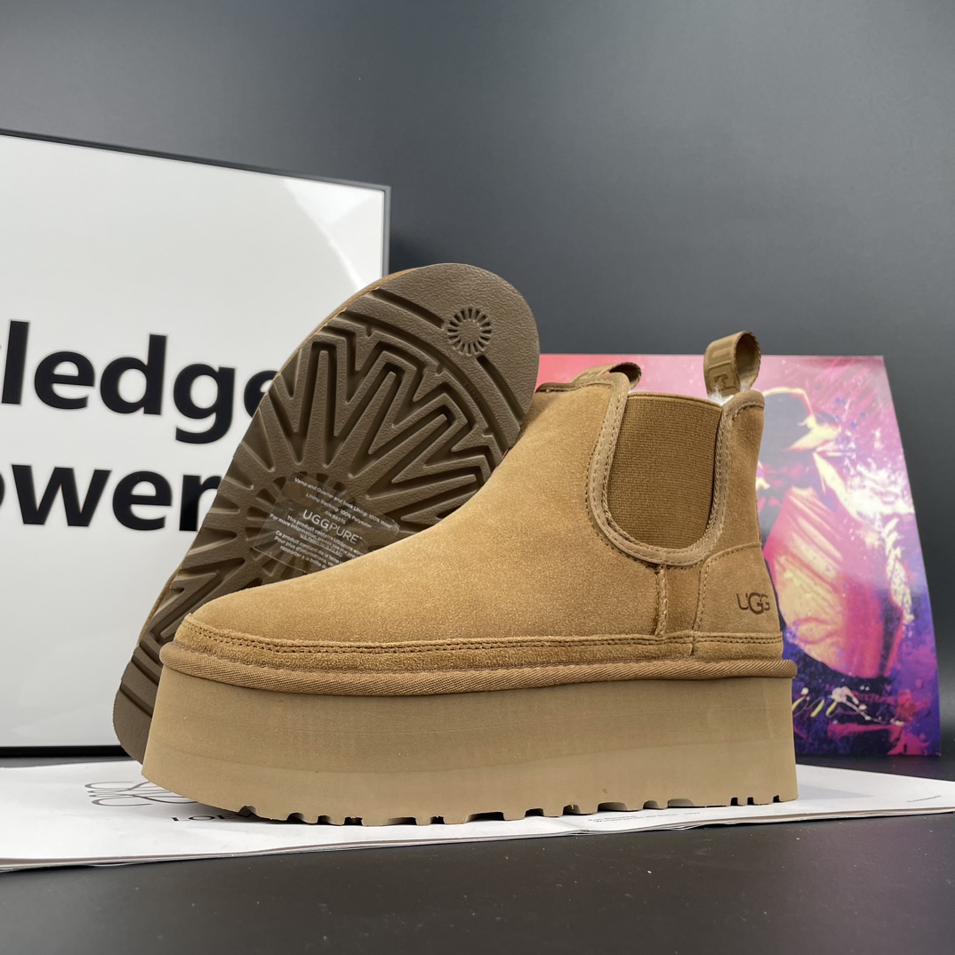 Ugg snow boots Ugg snow boots