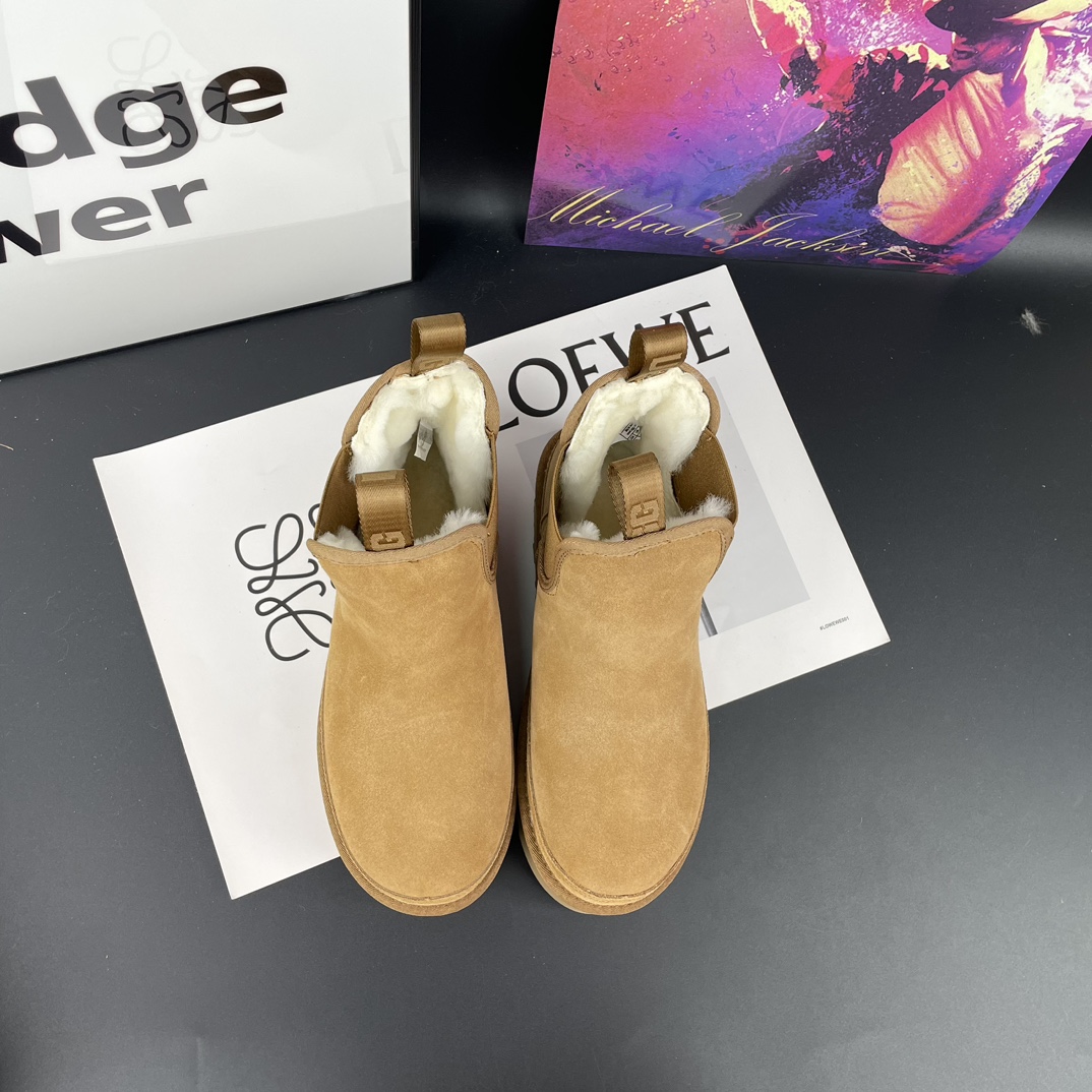 Ugg snow boots Ugg snow boots