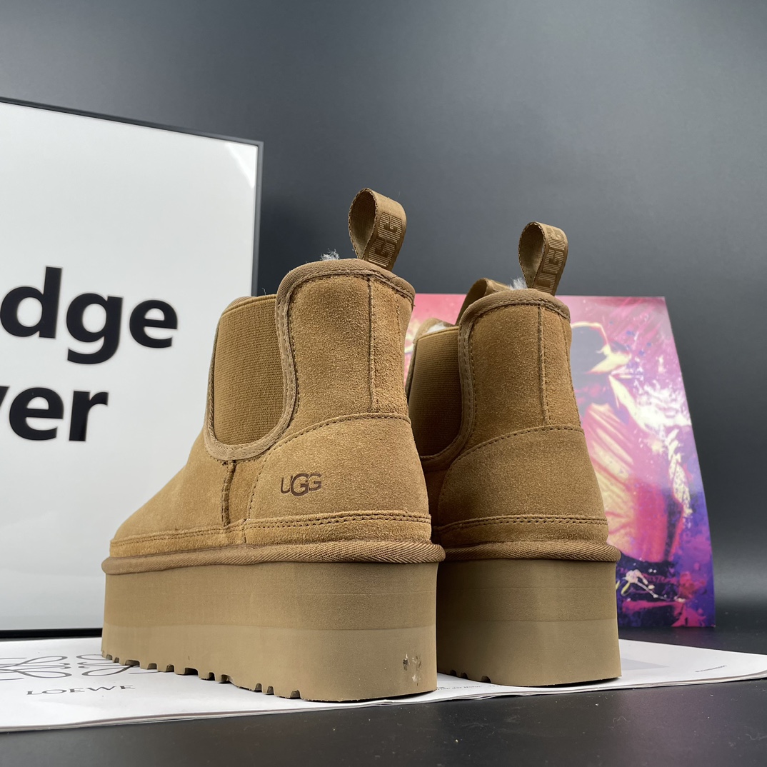 Ugg snow boots Ugg snow boots