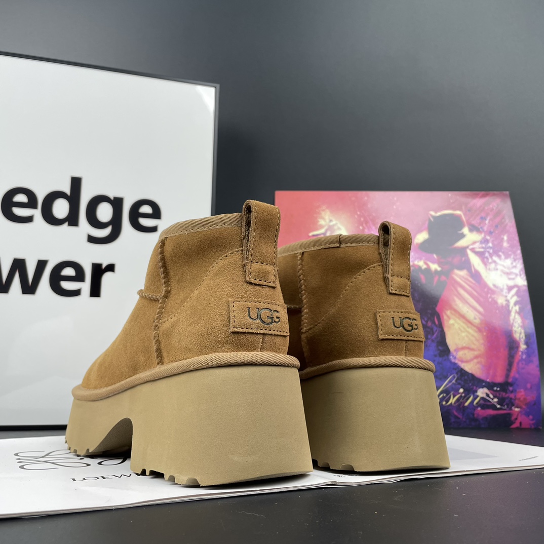 Ugg snow boots