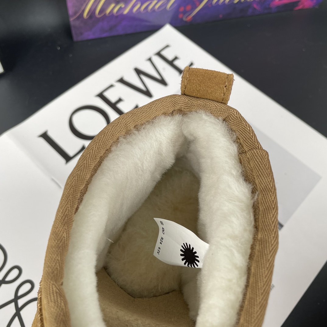 Ugg snow boots