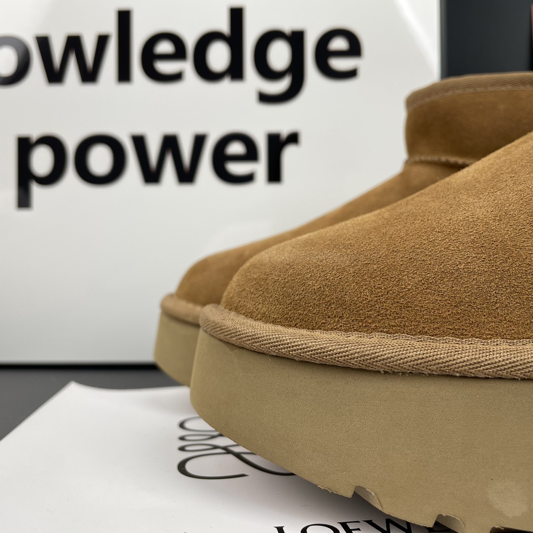Ugg snow boots