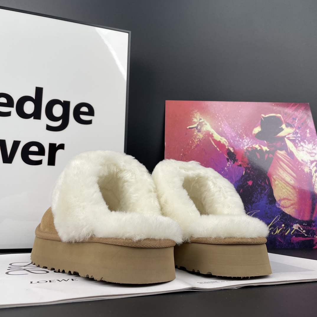 Ugg snow boots Ugg snow boots