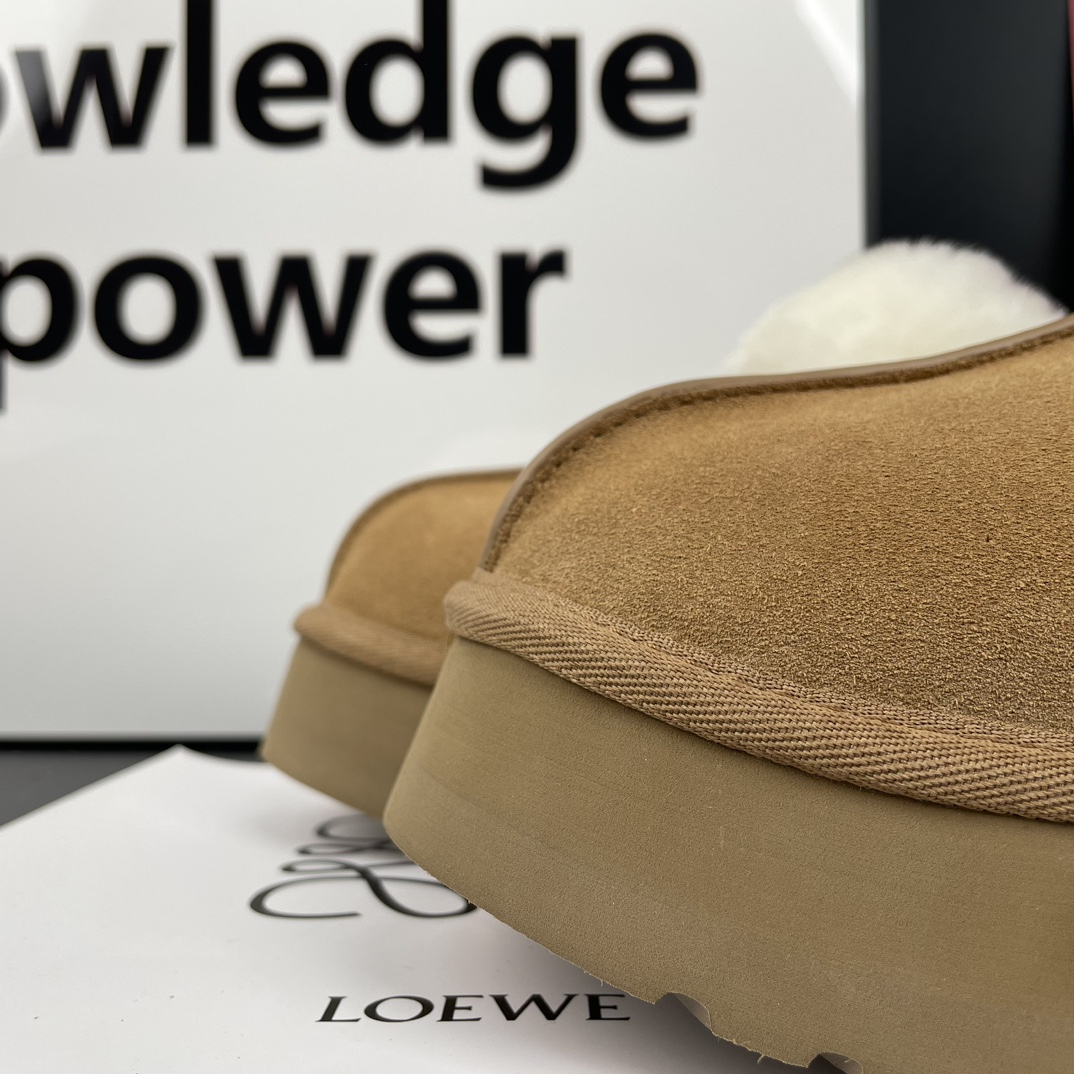 Ugg snow boots Ugg snow boots