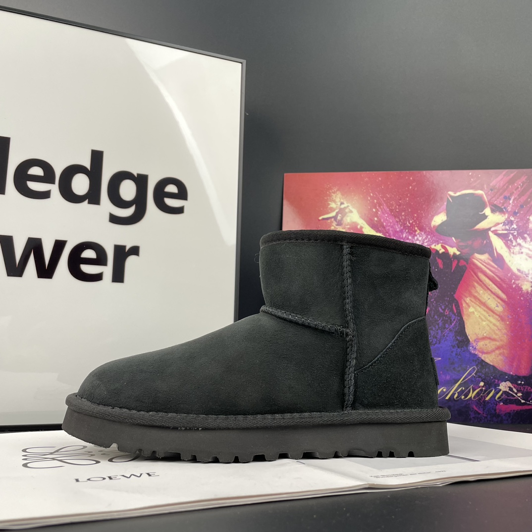 Ugg snow boots