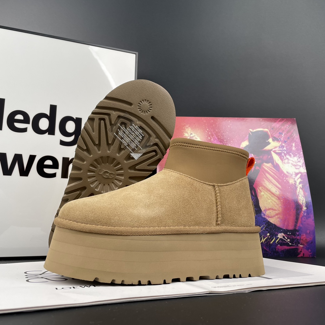 Ugg snow boots